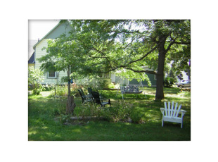 Blue Mill Cottage - enjoy the relaxing on our spacious grounds
