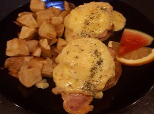 Eggs Benny