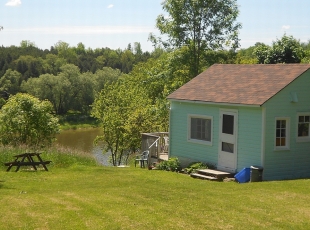 Rosewood Cottage #5 Facing the River